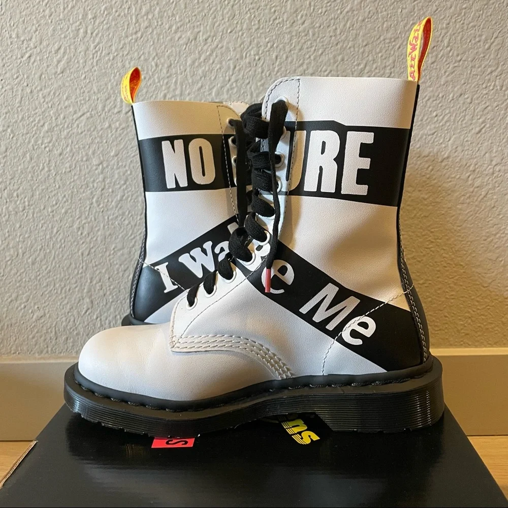 SOLD - DR. MARTENS 1490 Sex Pistols Sz 5 (6 womens) - Picture 4 of 8